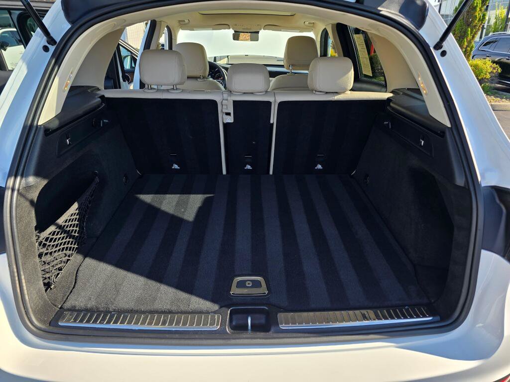 Used 2022 Mercedes-Benz GLC 300 4MATIC image 11