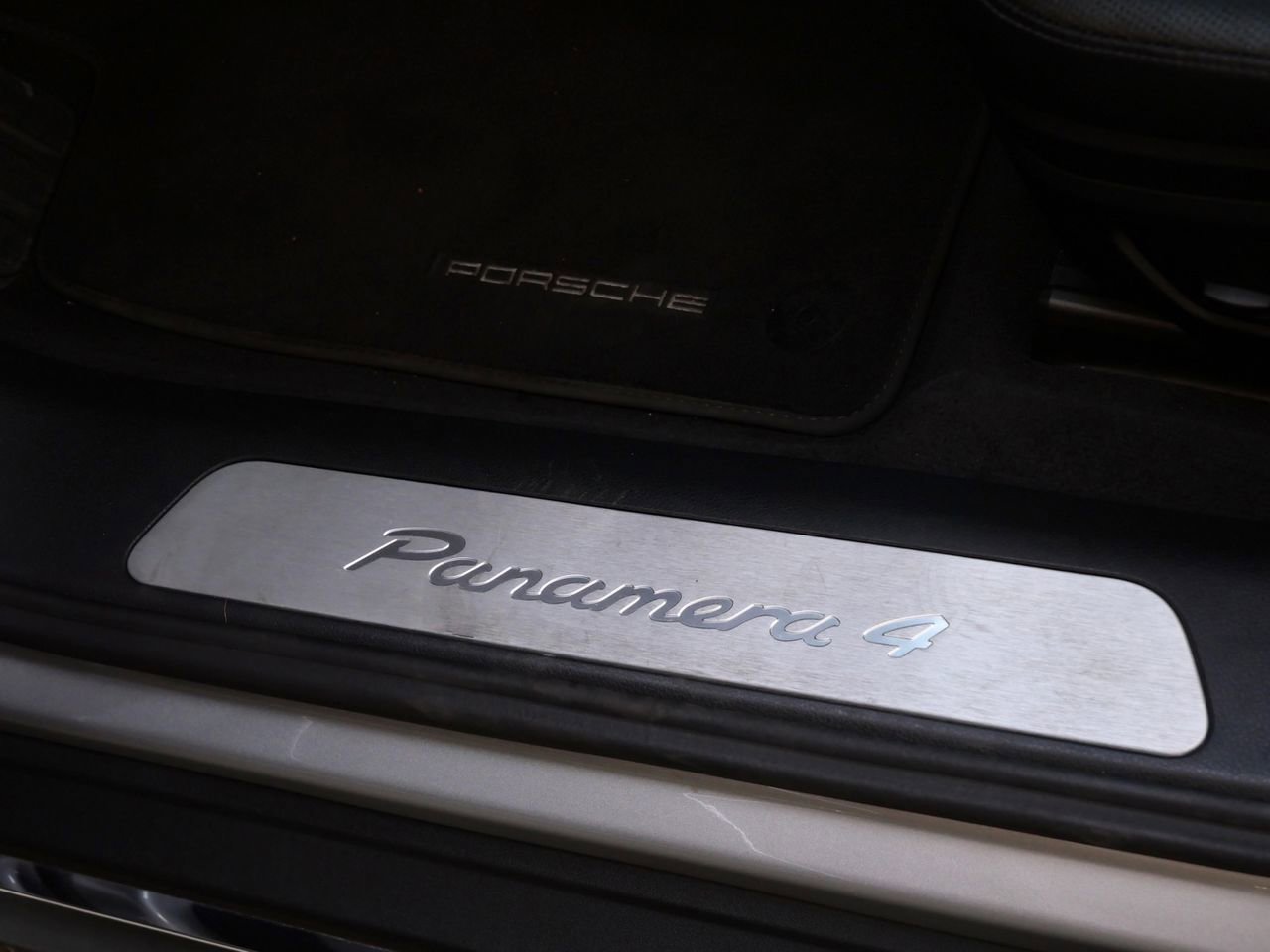 Used 2022 Porsche Panamera 4 Executive w/ Sport Chrono Package image 18