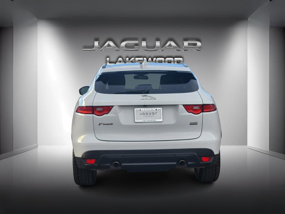 Used 2018 Jaguar F-PACE Premium image 4