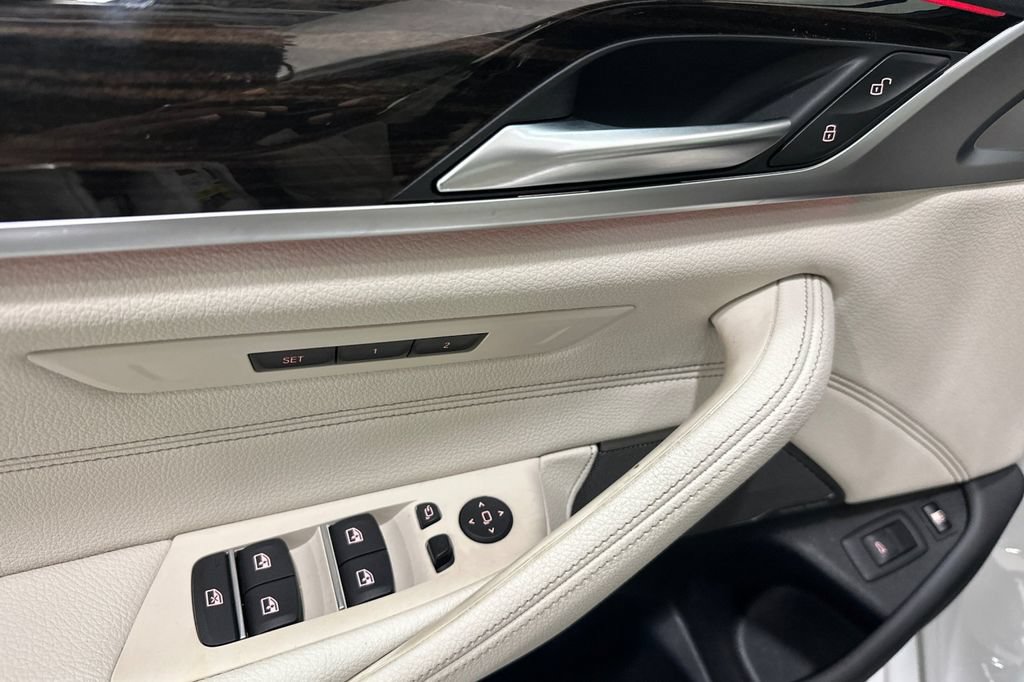 Used 2023 BMW 530e w/ Premium Package RWD image 11