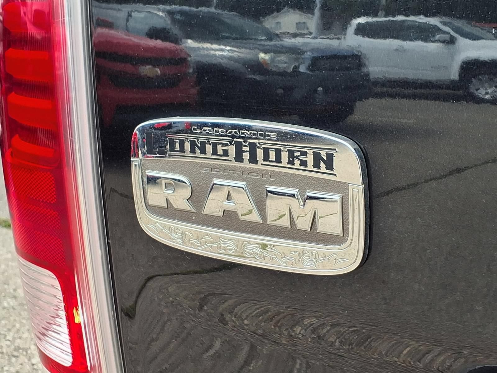 Used 2018 RAM 1500 Laramie Longhorn w/ Longhorn Southfork Package AWD/4WD image 9
