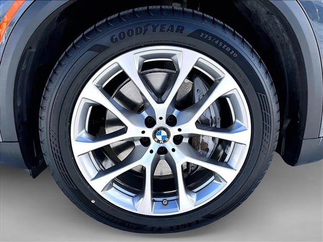 Used 2021 BMW X5 xDrive45e w/ Parking Assistance Package image 10