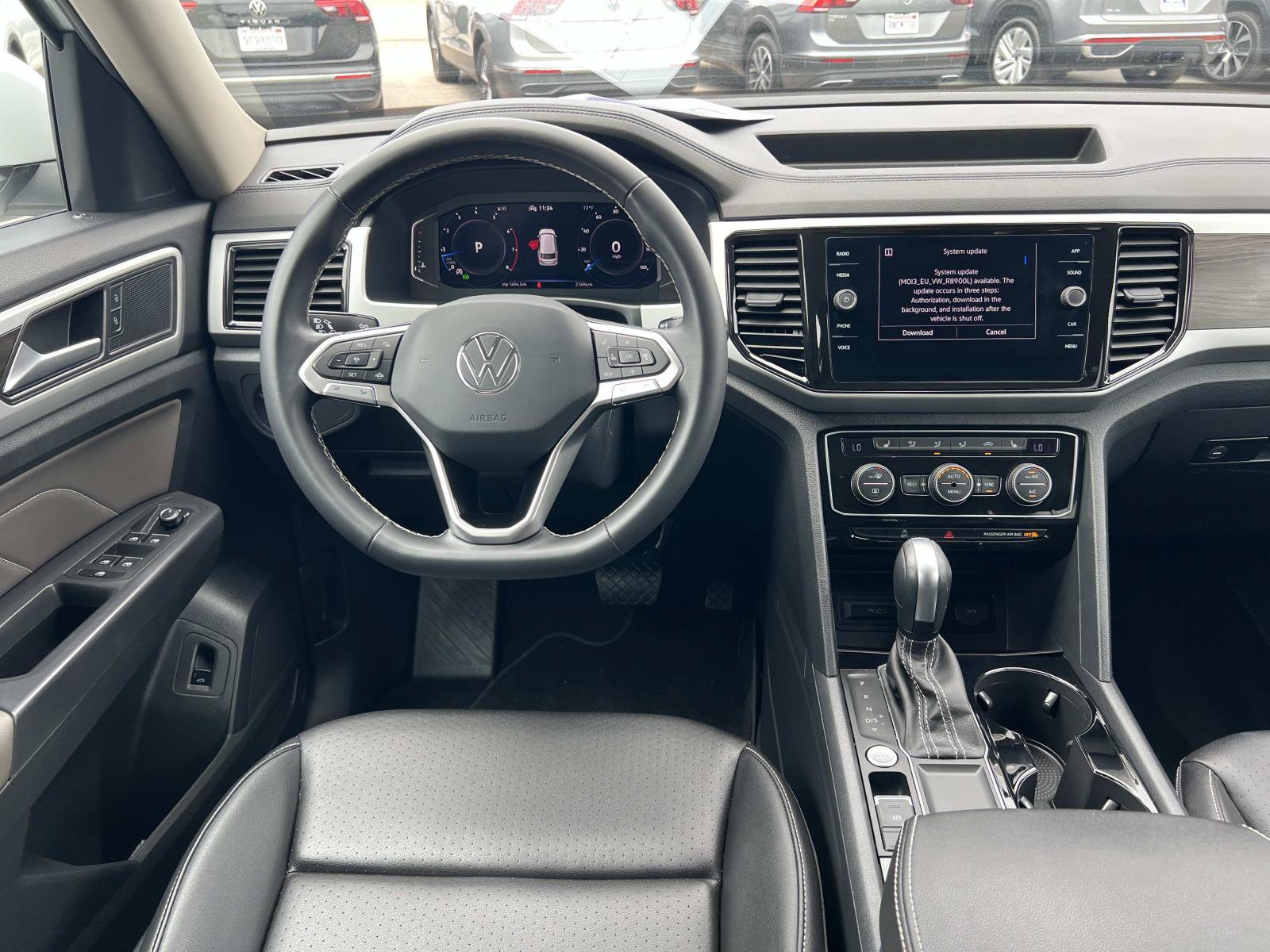 Certified 2023 Volkswagen Atlas SE w/ Black Wheel Package FWD image 7