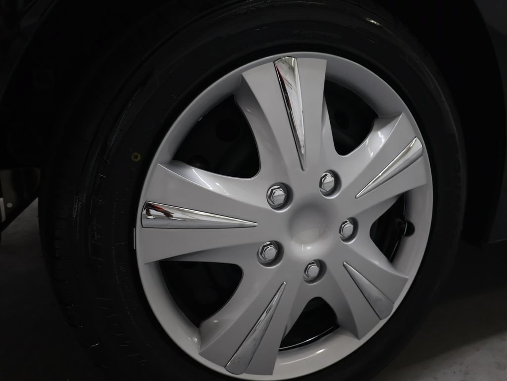 Used 2022 Toyota Corolla LE FWD image 32