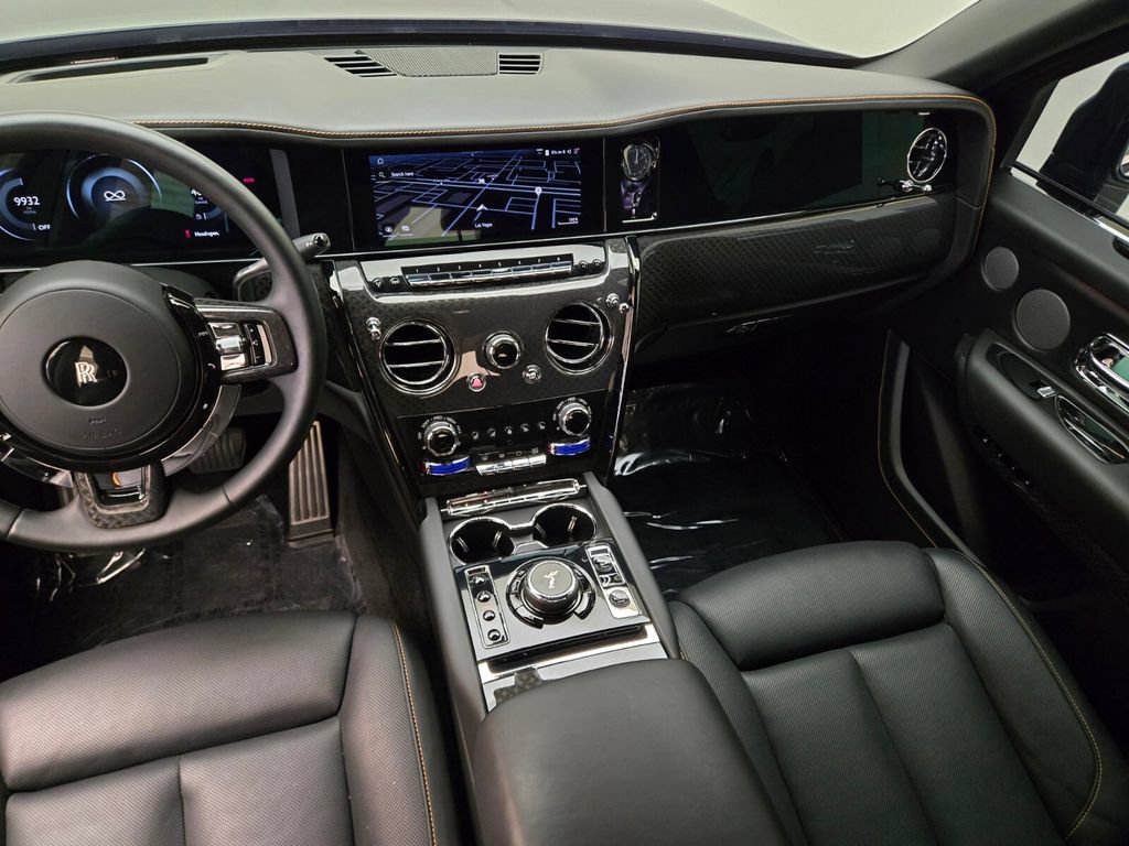 Certified 2025 Rolls-Royce Cullinan Black Badge AWD/4WD image 19
