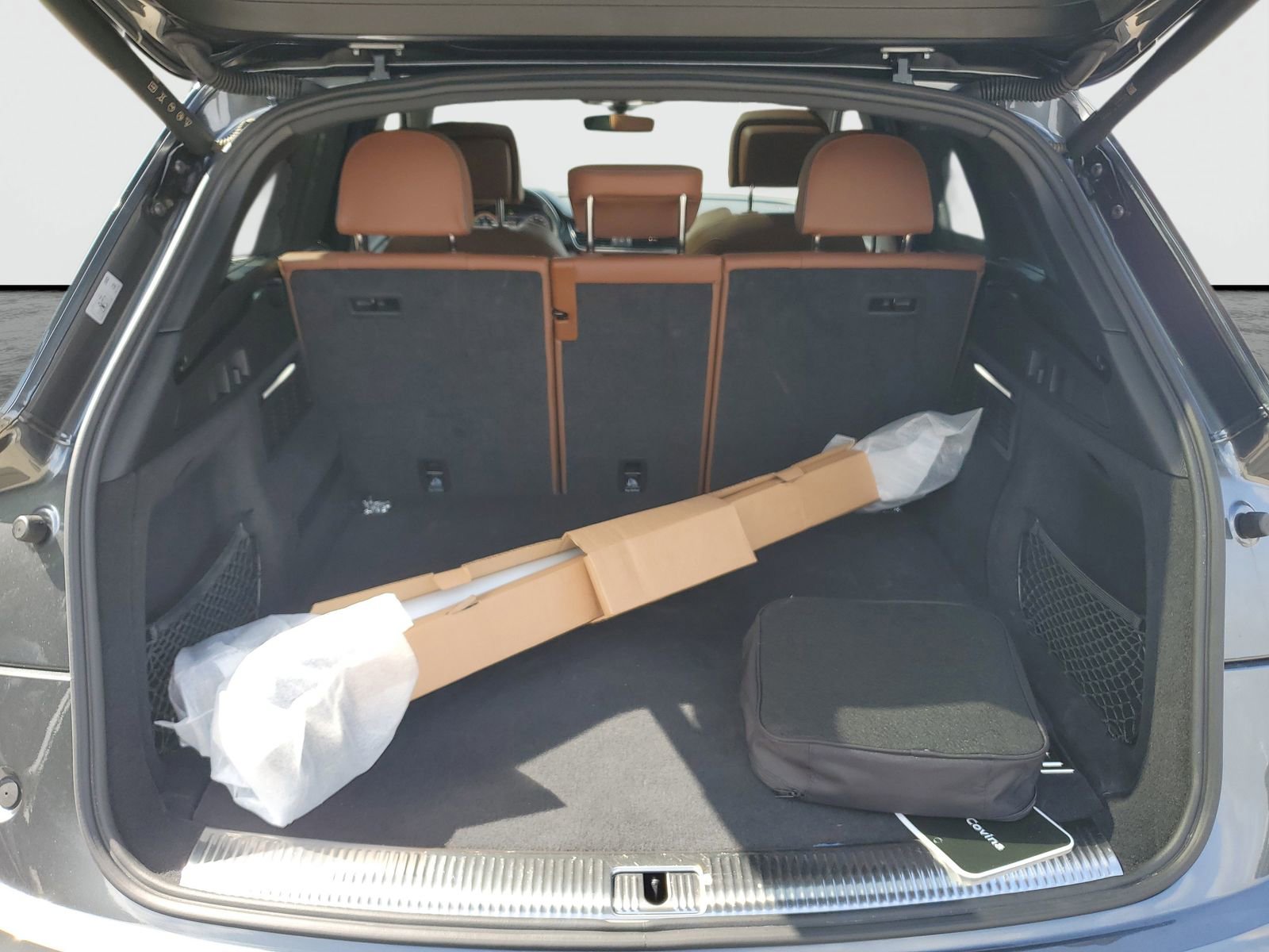 Used 2025 Audi Q5 e Premium Plus w/ Premium Plus Package image 9