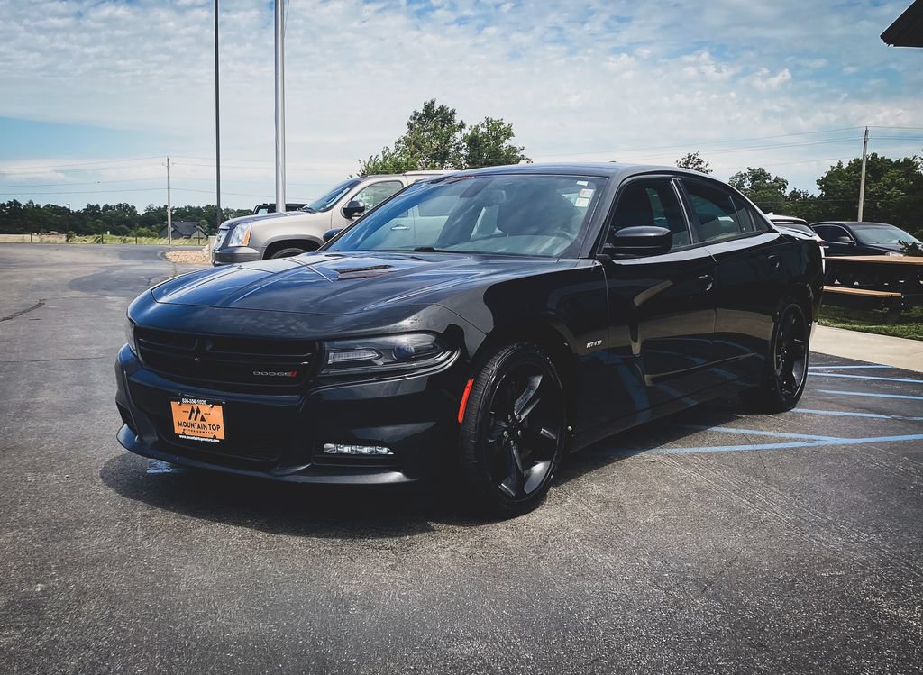 Used 2018 Dodge Charger R/T RWD image 14