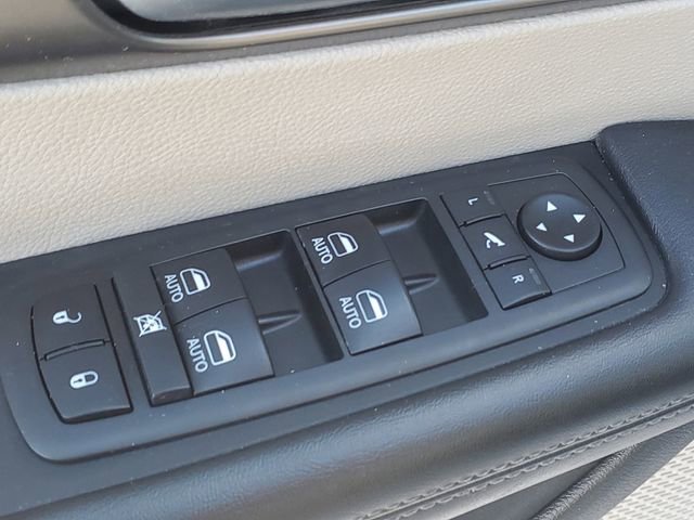 Used 2018 Chrysler Pacifica Limited image 15