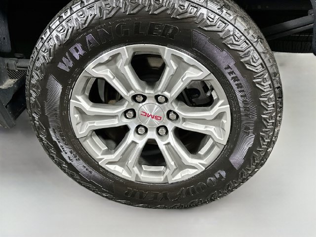 Used 2023 GMC Sierra 1500 SLE AWD/4WD image 29