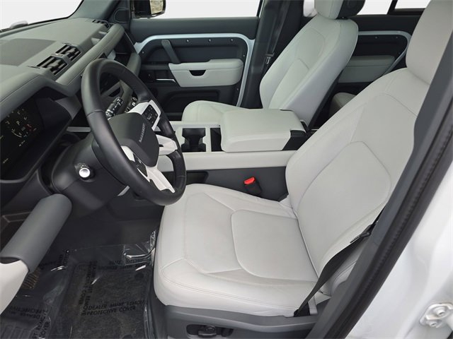 Used 2025 Land Rover Defender 110 S image 17