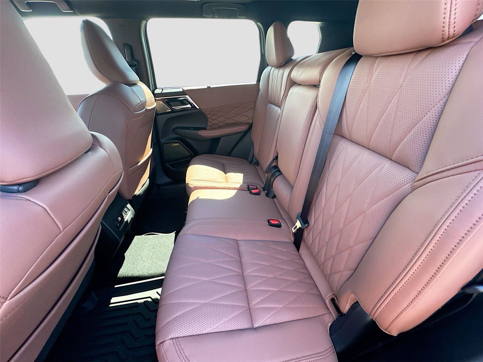 New 2025 Mitsubishi Outlander SEL image 25