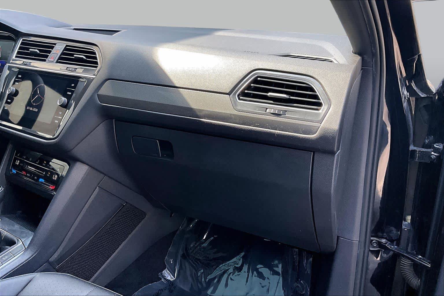 Used 2022 Volkswagen Tiguan SE R-Line FWD image 19