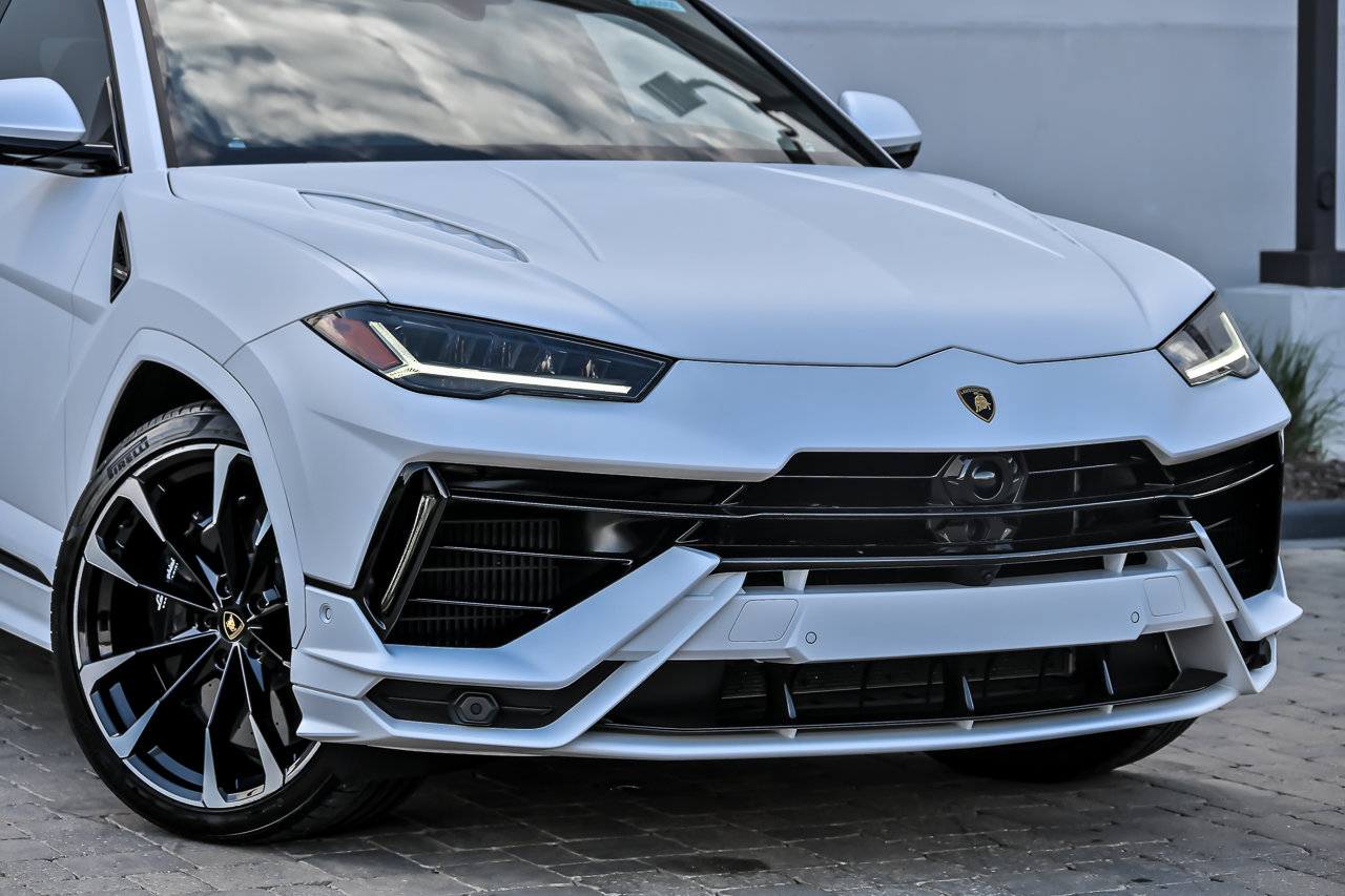 Used 2024 Lamborghini Urus S AWD/4WD image 2