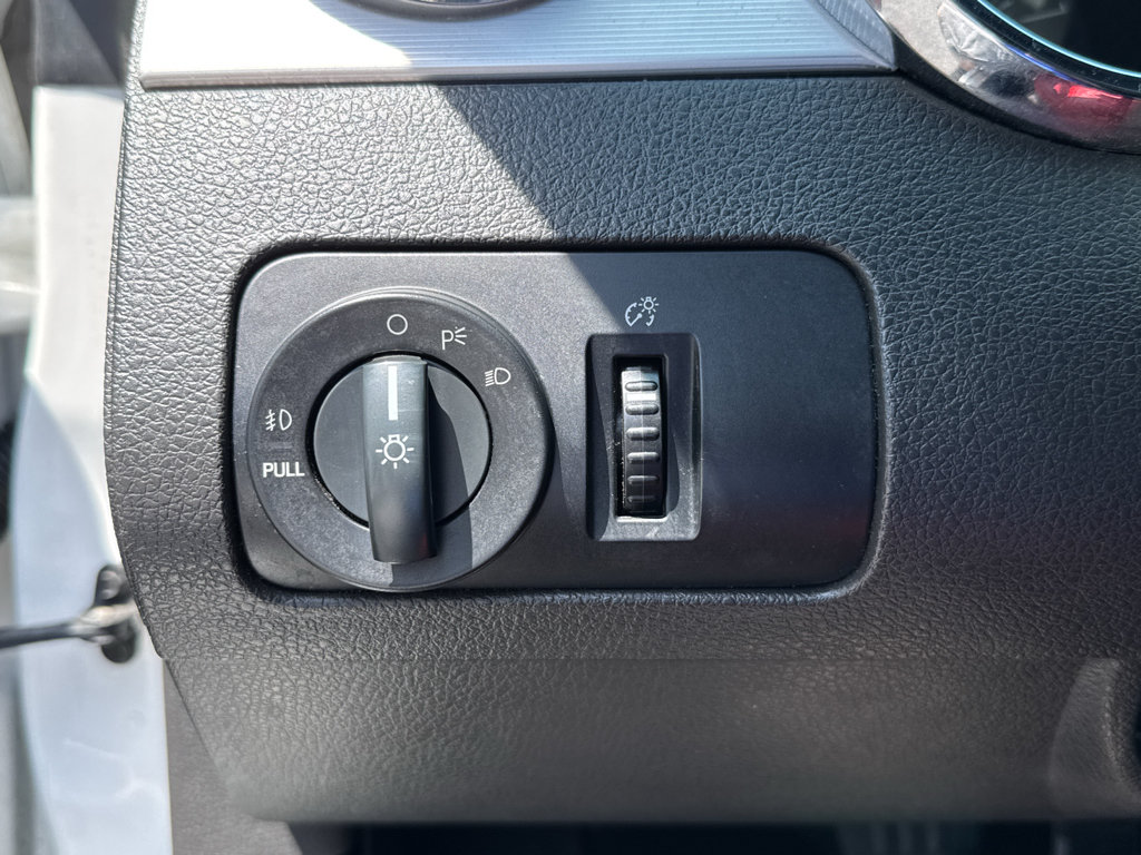 Used 2006 Ford Mustang GT Premium RWD image 29
