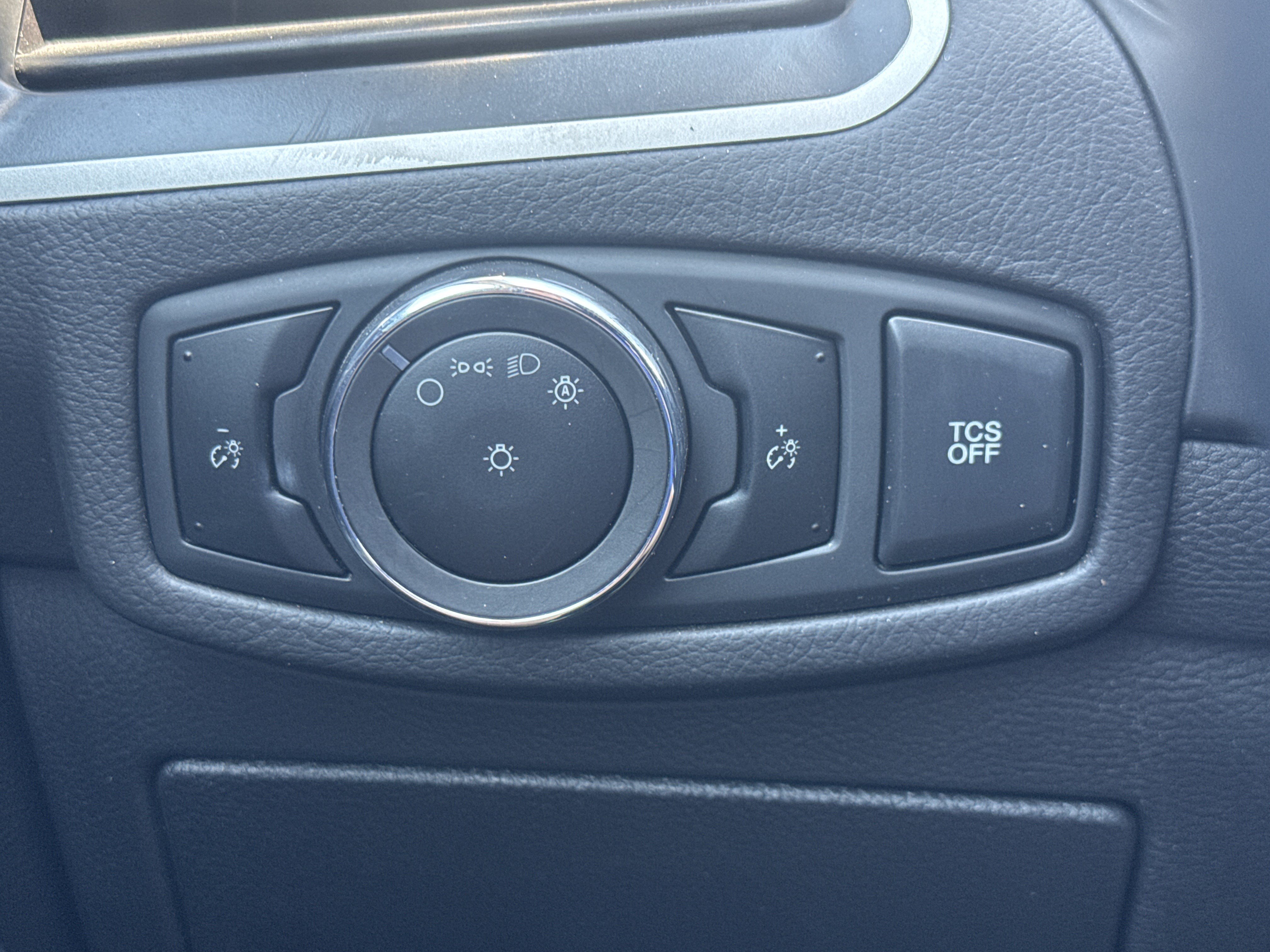 Used 2024 Ford Edge SEL AWD/4WD image 15