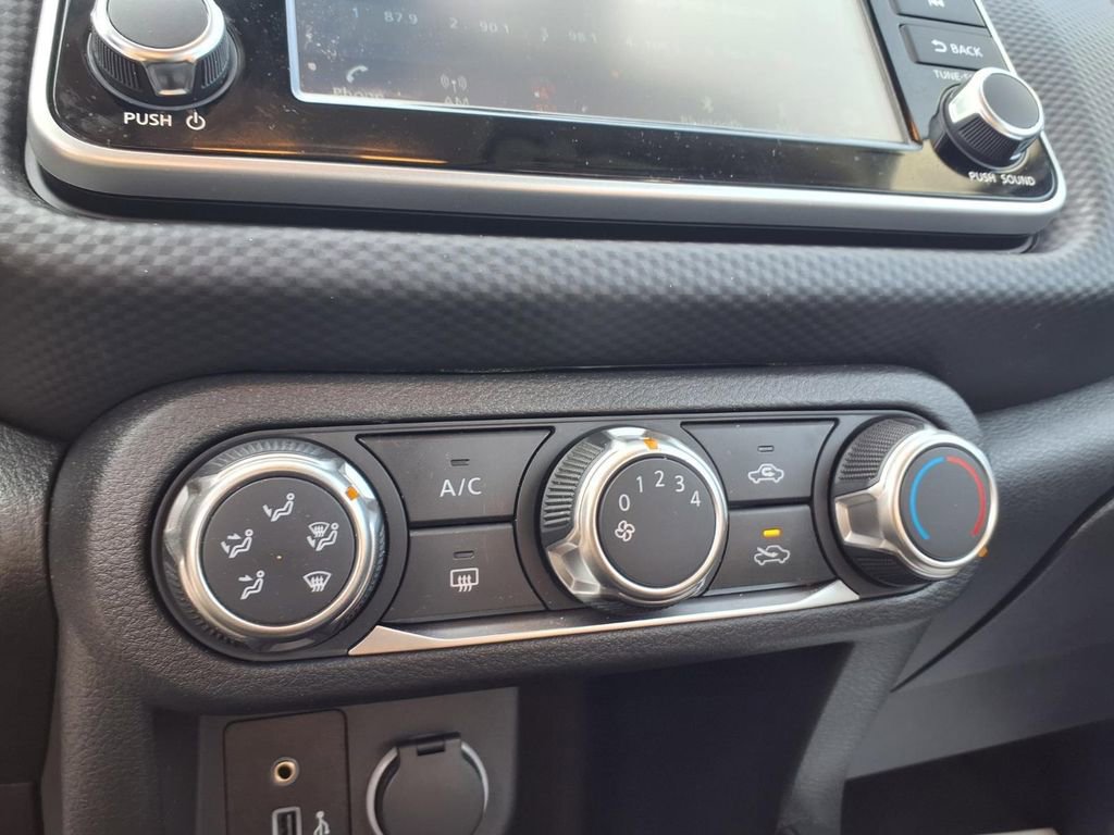 Certified 2025 Nissan Kicks Play S image 7