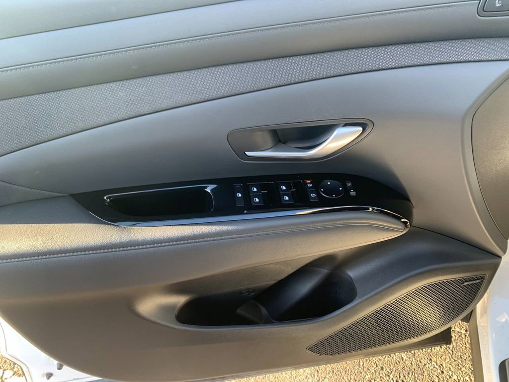 Used 2025 Hyundai Tucson Limited image 11