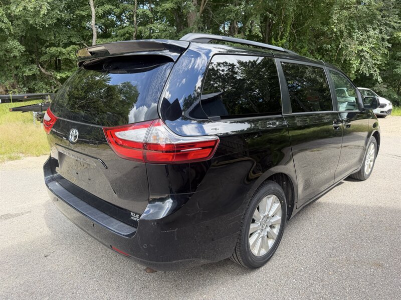 Used 2015 Toyota Sienna XLE w/ XLE Navigation Package AWD/4WD image 74