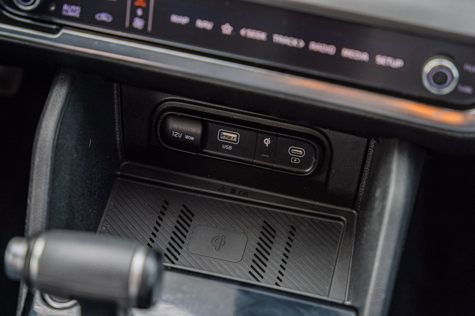 Used 2024 Kia Sportage EX image 29