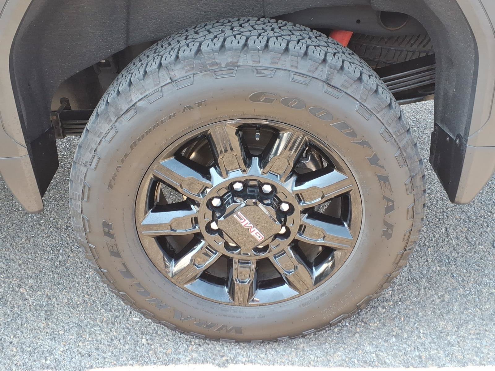 Used 2026 GMC Sierra 2500 AT4 w/ AT4 Premium Plus Package AWD/4WD image 10