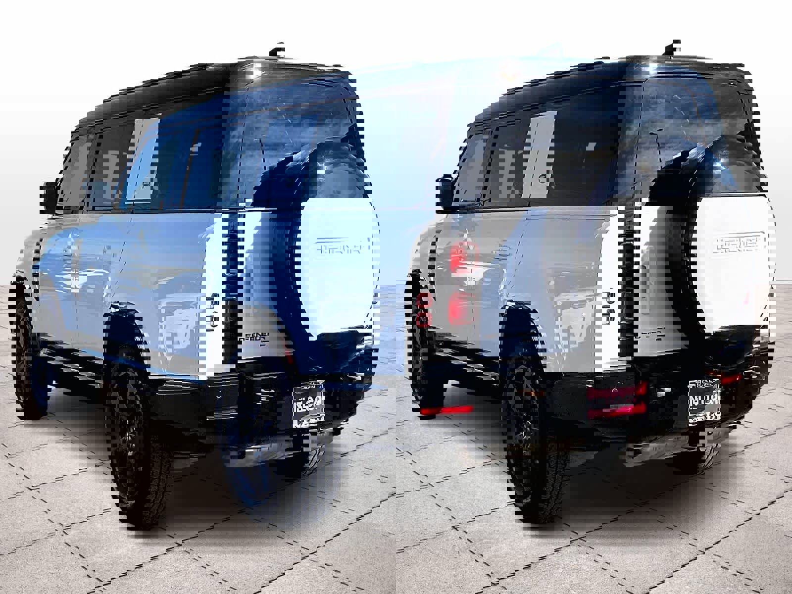 Used 2023 Land Rover Defender 130 X-Dynamic SE image 14