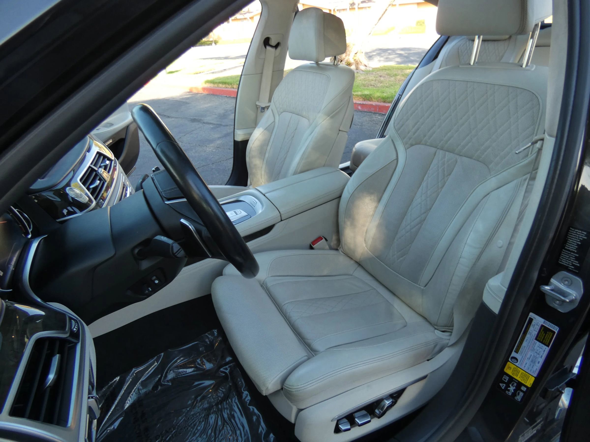 Used 2016 BMW 750i xDrive image 53