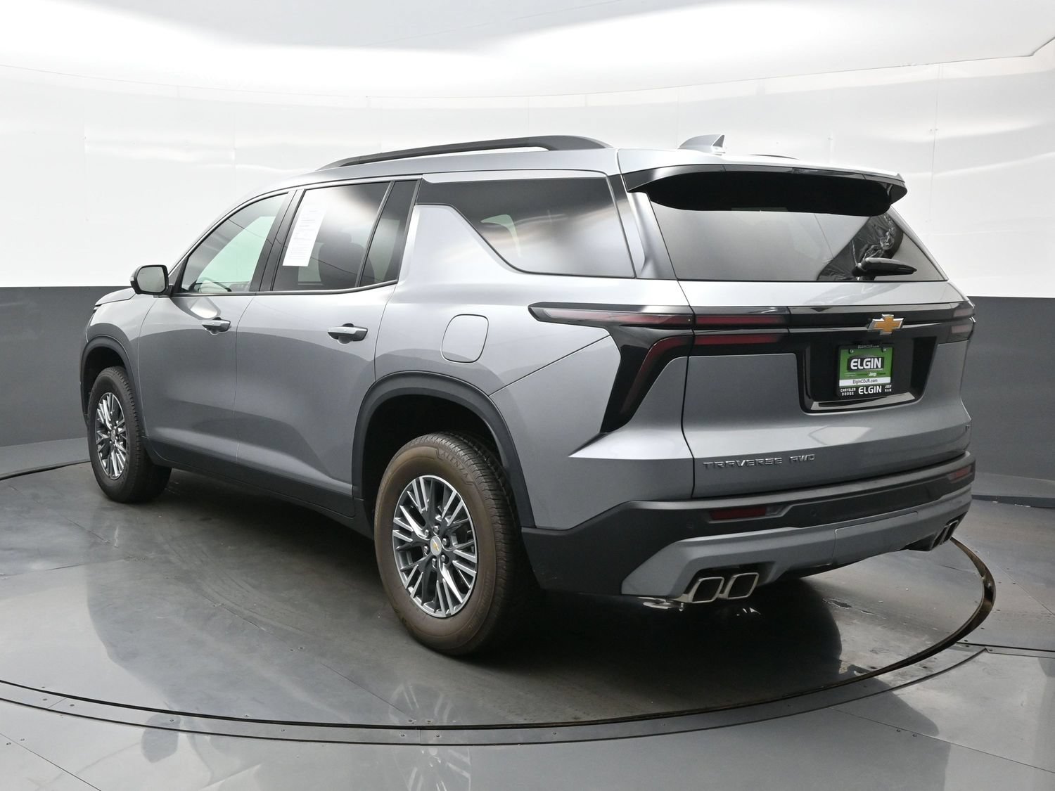 Used 2024 Chevrolet Traverse LT AWD/4WD image 5