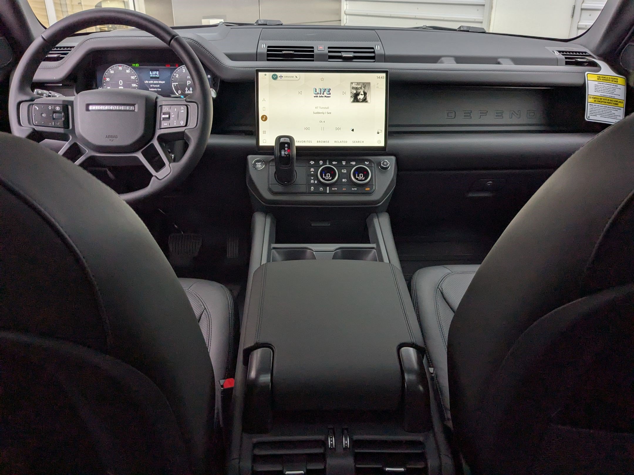 New 2026 Land Rover Defender 130 X-Dynamic SE AWD/4WD image 27