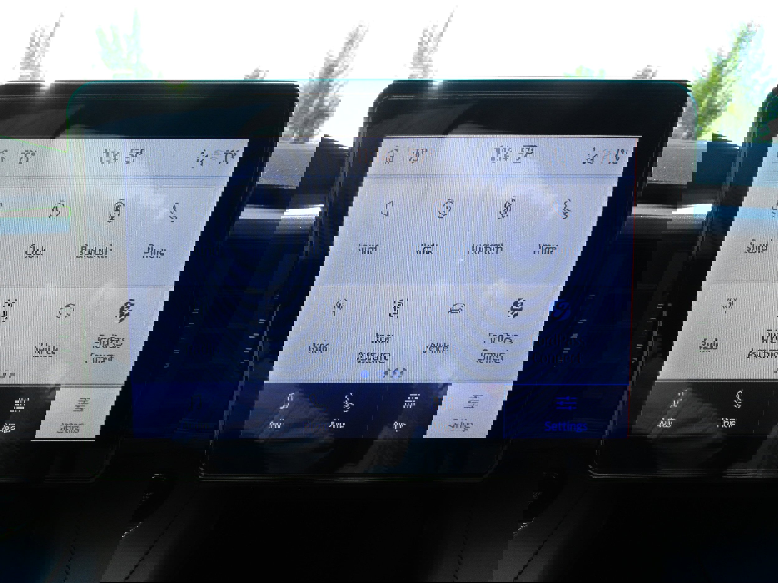 Used 2023 Ford Explorer XLT image 25