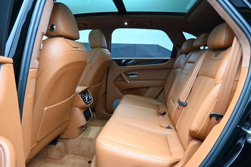 Used 2019 Bentley Bentayga AWD/4WD image 21