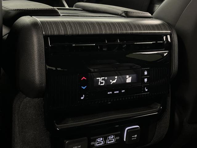 Used 2024 Jeep Wagoneer Series III w/ Convenience Group I image 35