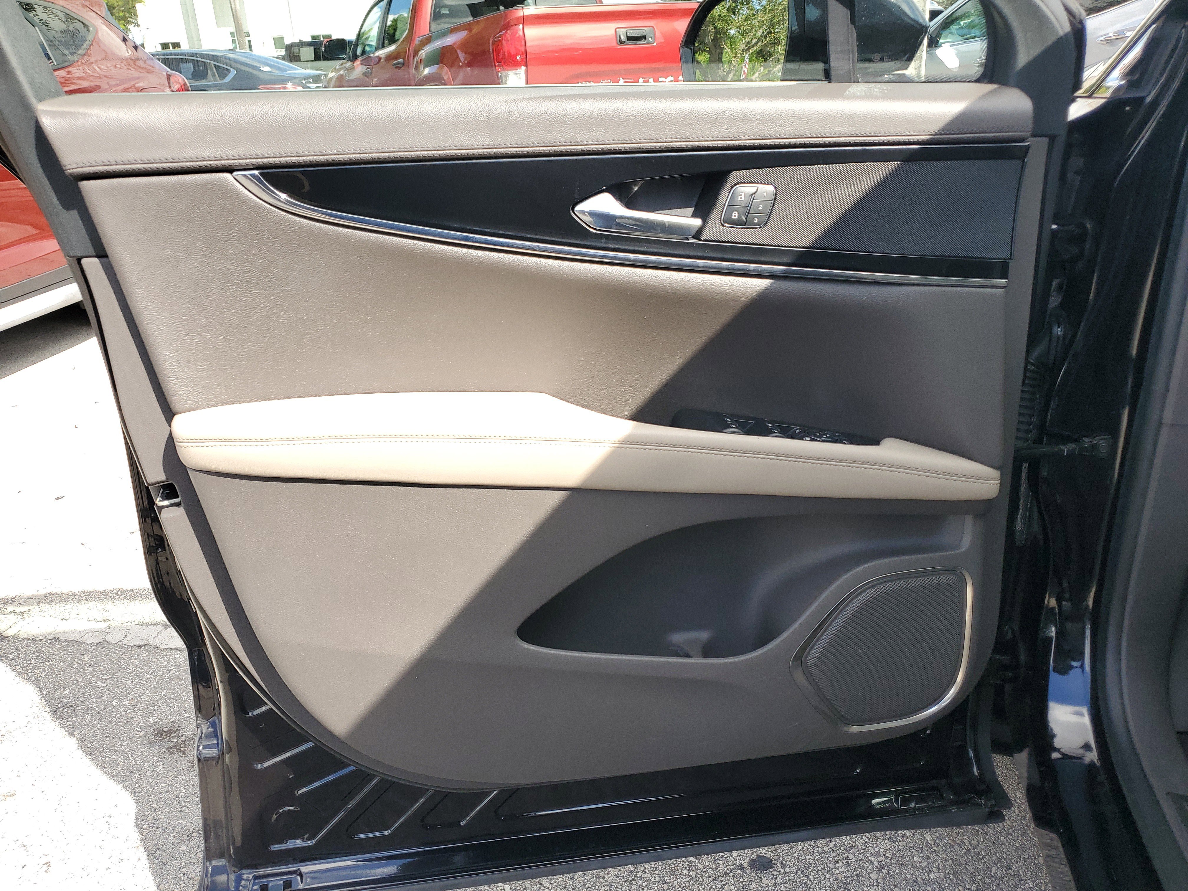 Certified 2022 Lincoln Nautilus FWD w/ Premium Package image 16