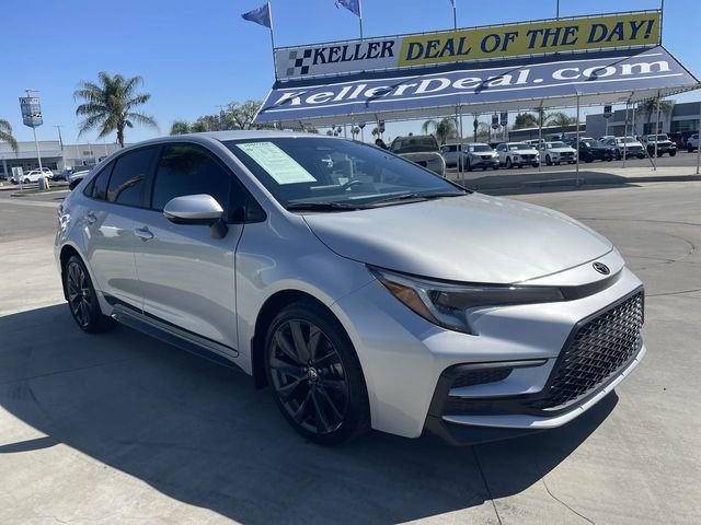 Used 2024 Toyota Corolla SE image 2