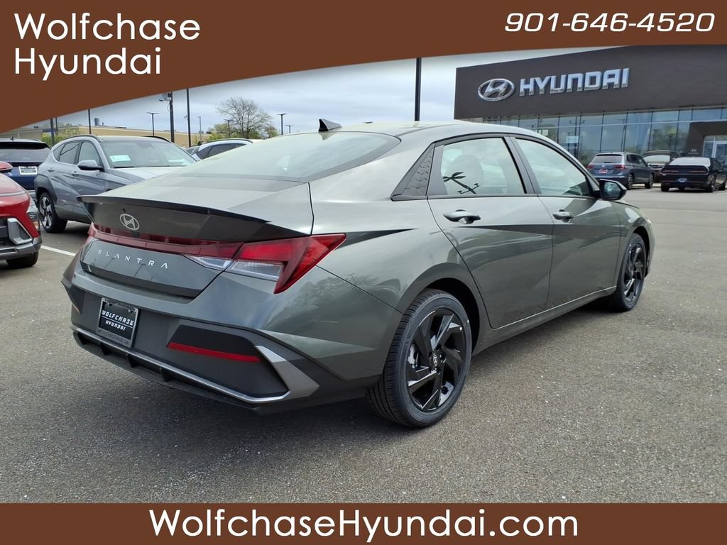 New 2026 Hyundai Elantra Sport FWD image 5