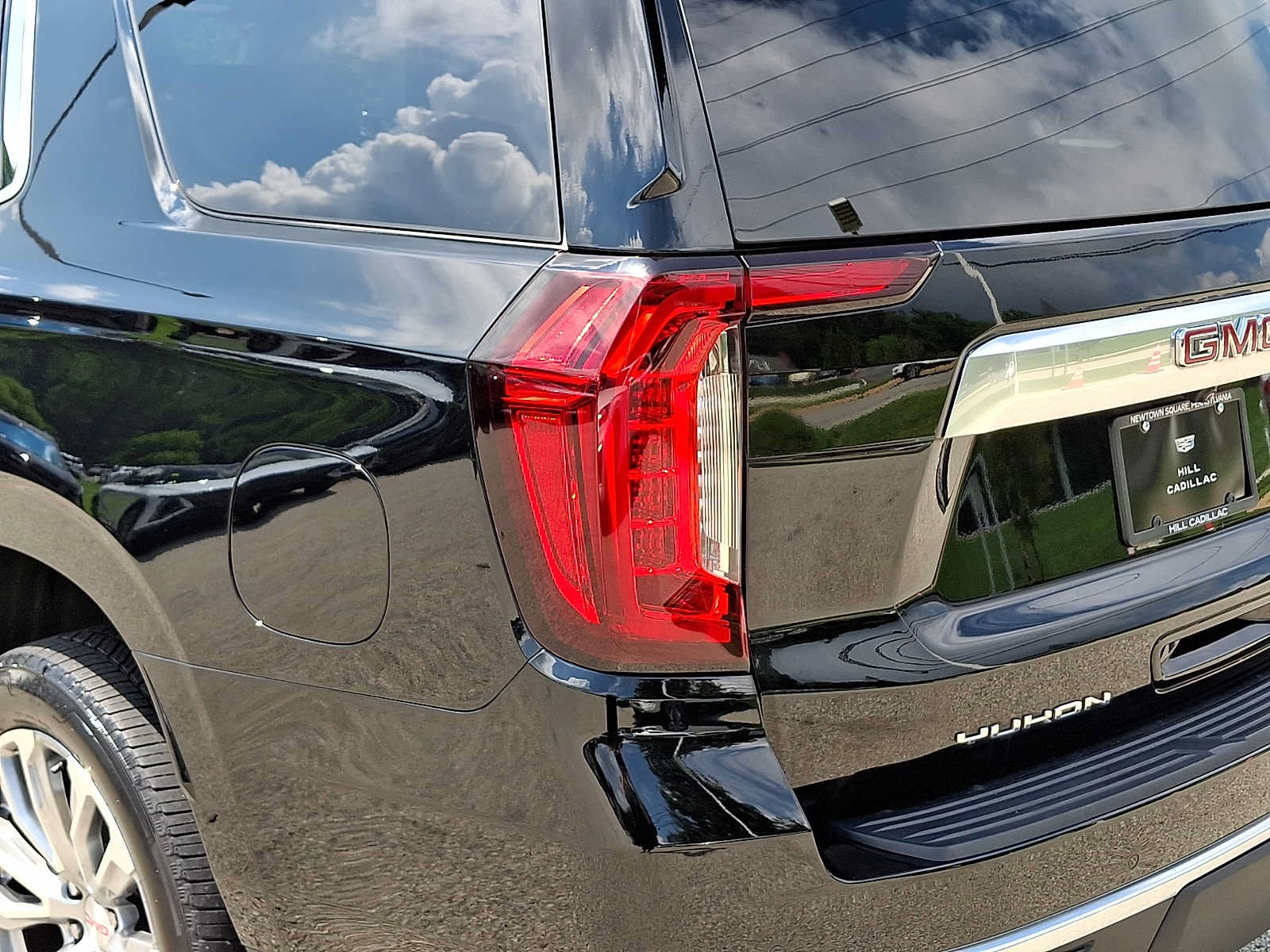 Used 2024 GMC Yukon Denali AWD/4WD image 12