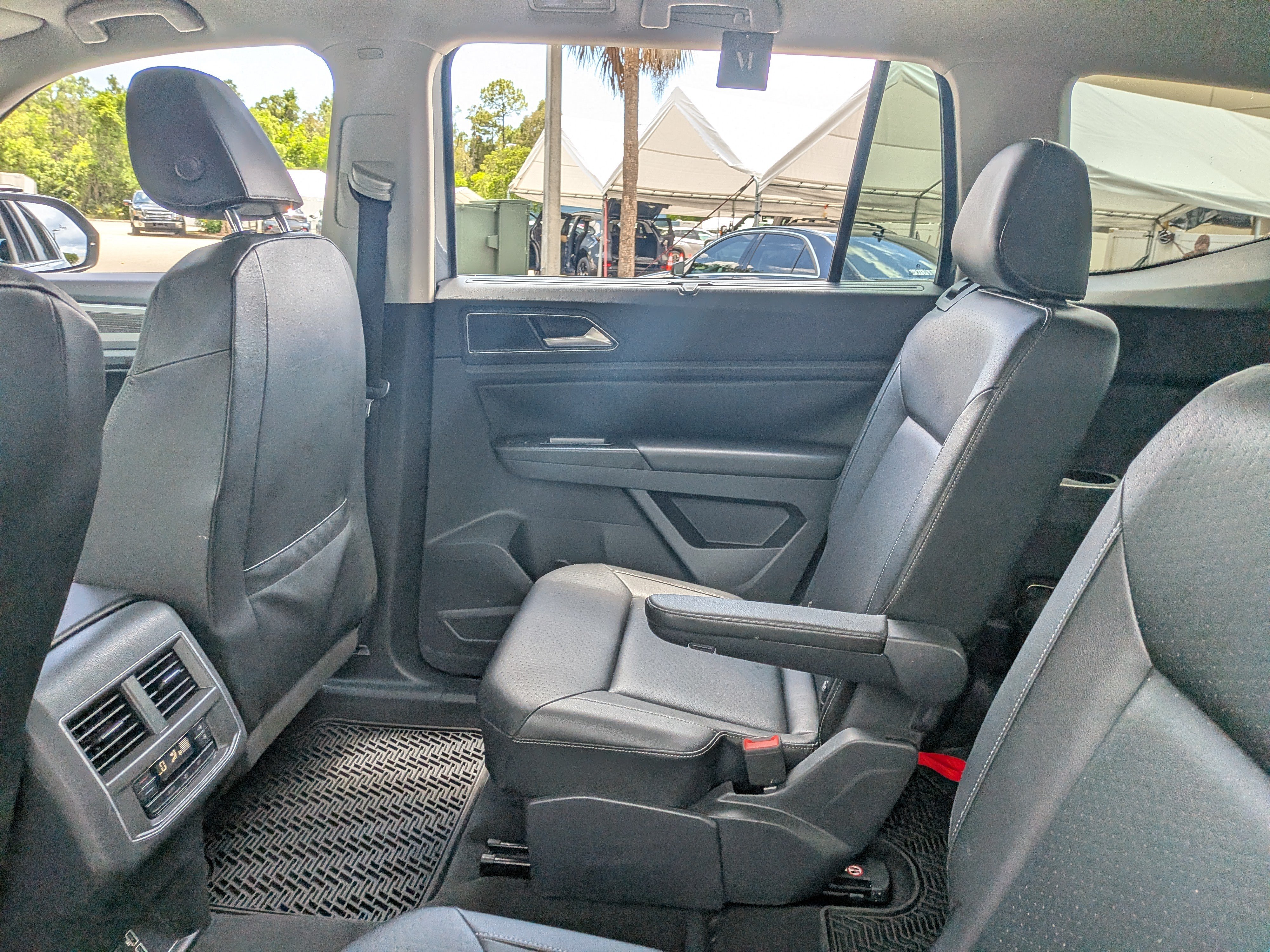 Used 2019 Volkswagen Atlas SE w/ Panoramic Sunroof Package FWD image 15