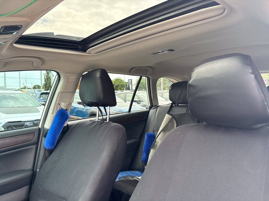 Used 2018 Subaru Outback 2.5i Limited AWD/4WD image 6