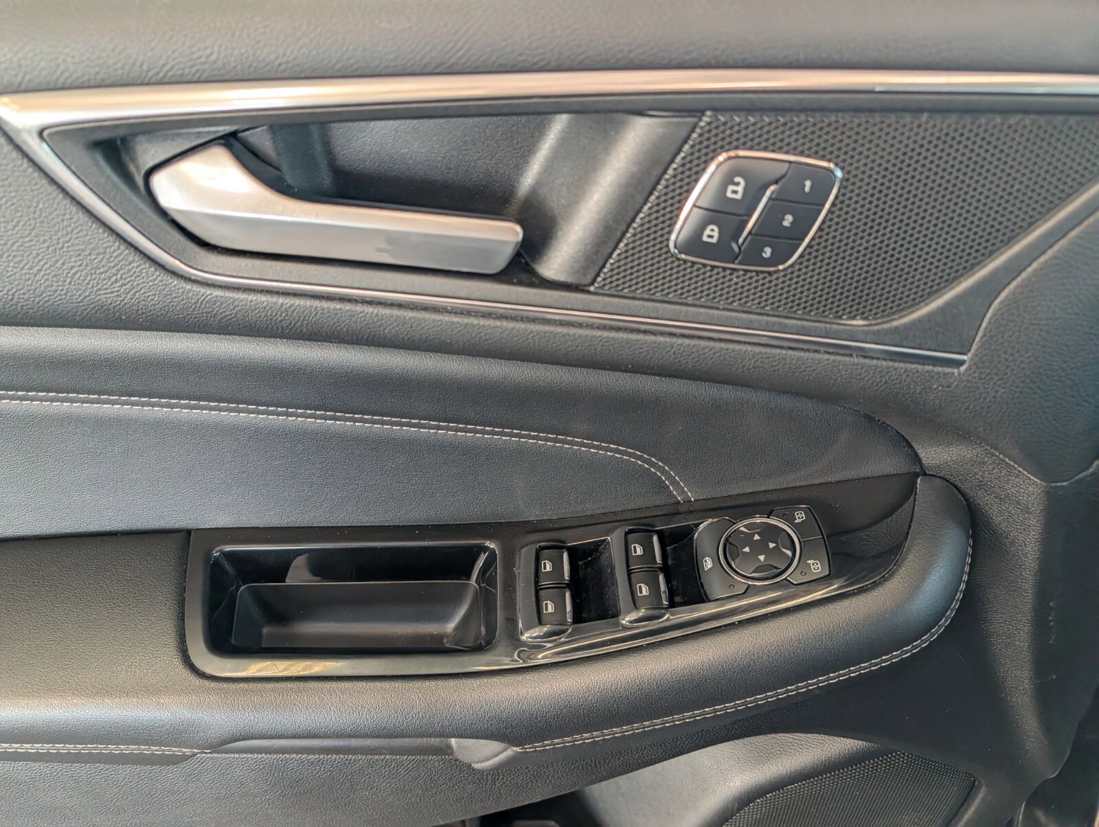 Used 2017 Ford Edge Titanium w/ Equipment Group 301A image 14