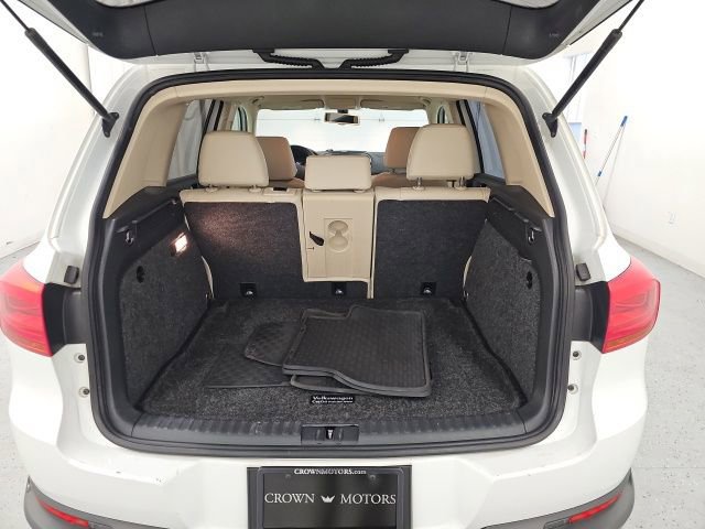 Used 2017 Volkswagen Tiguan S image 28