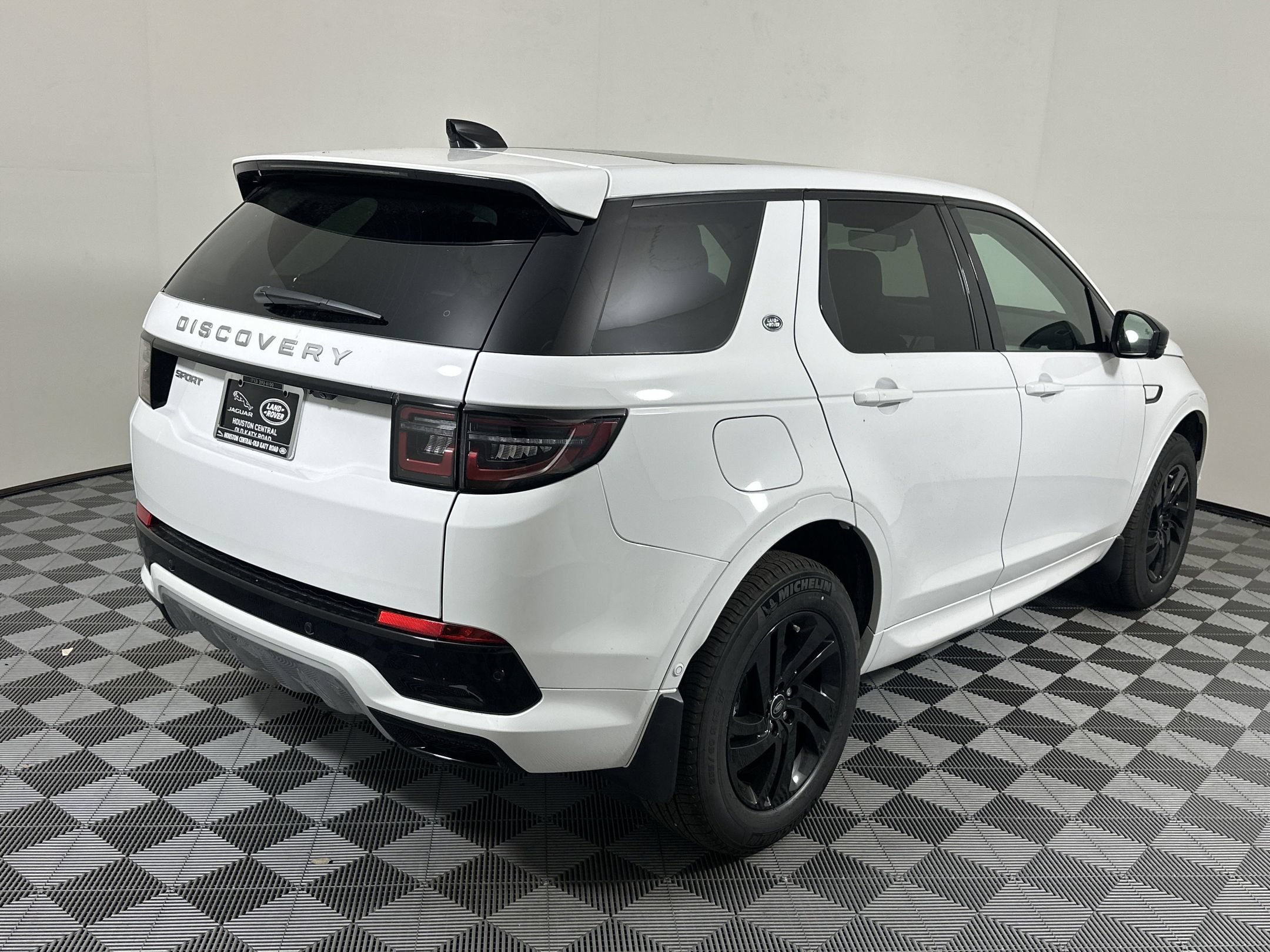 Used 2025 Land Rover Discovery Sport S AWD/4WD image 7
