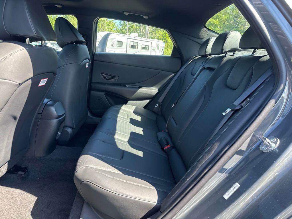 New 2026 Hyundai Elantra SEL Sport FWD image 21