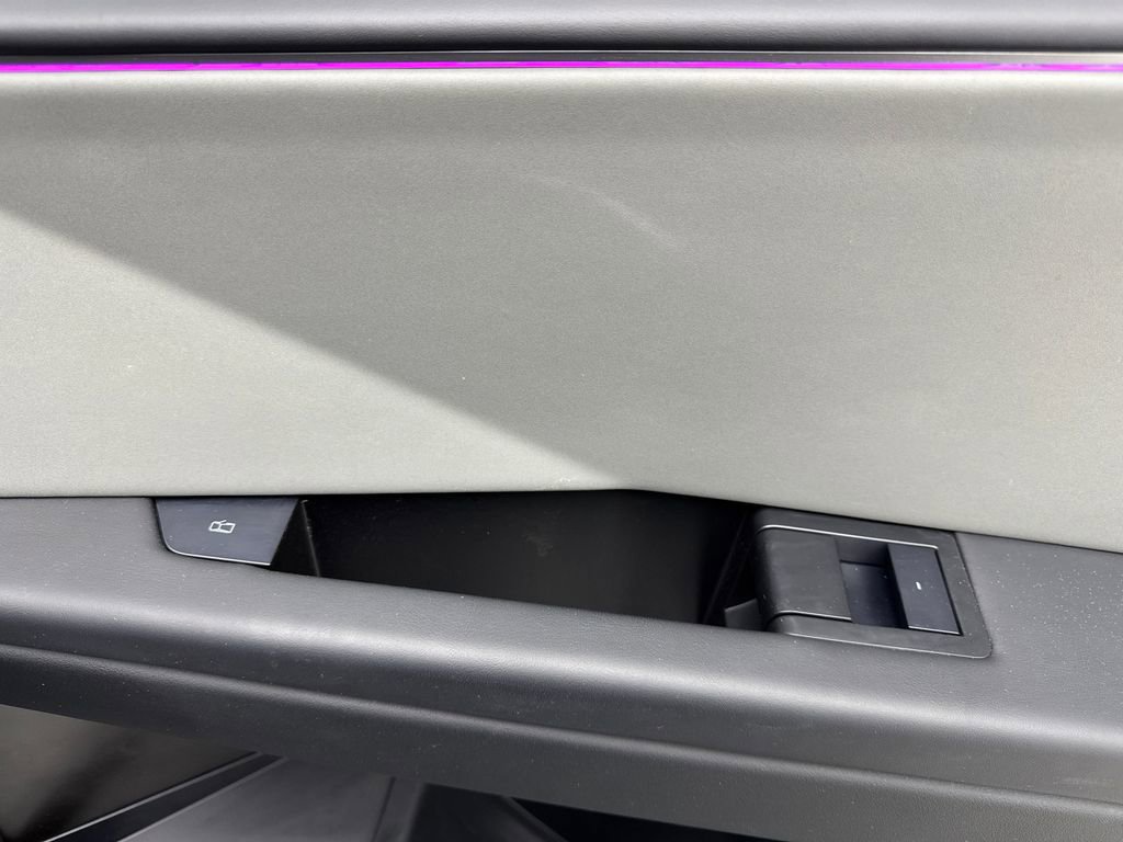 Used 2024 Tesla Cybertruck AWD Crew Cab image 46