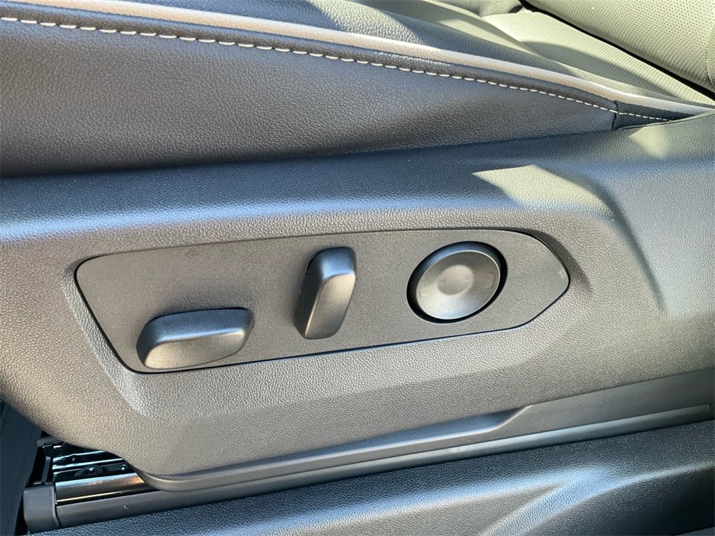 New 2026 GMC Yukon XL Elevation image 28