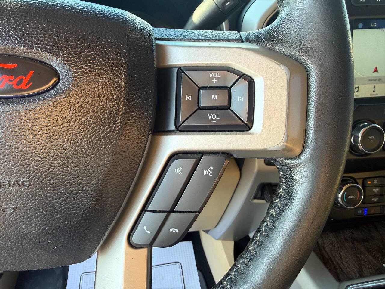 Used 2019 Ford F250 Lariat w/ Lariat Ultimate Package AWD/4WD image 32