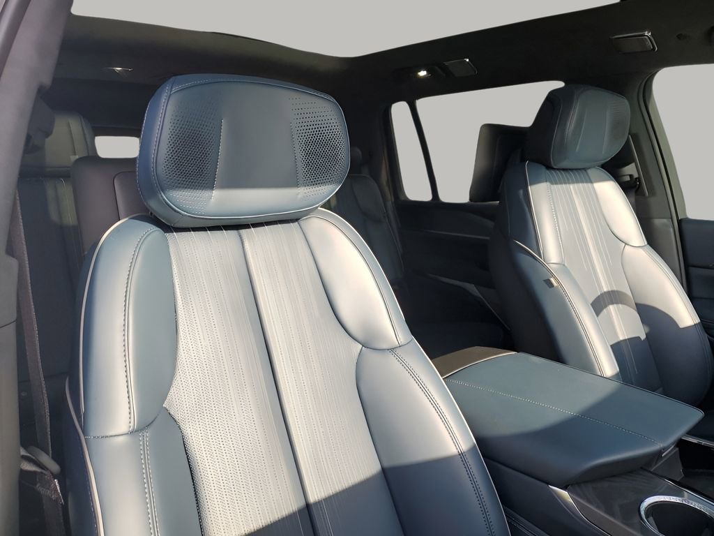 New 2026 Cadillac Escalade IQL Sport 2 AWD/4WD image 15