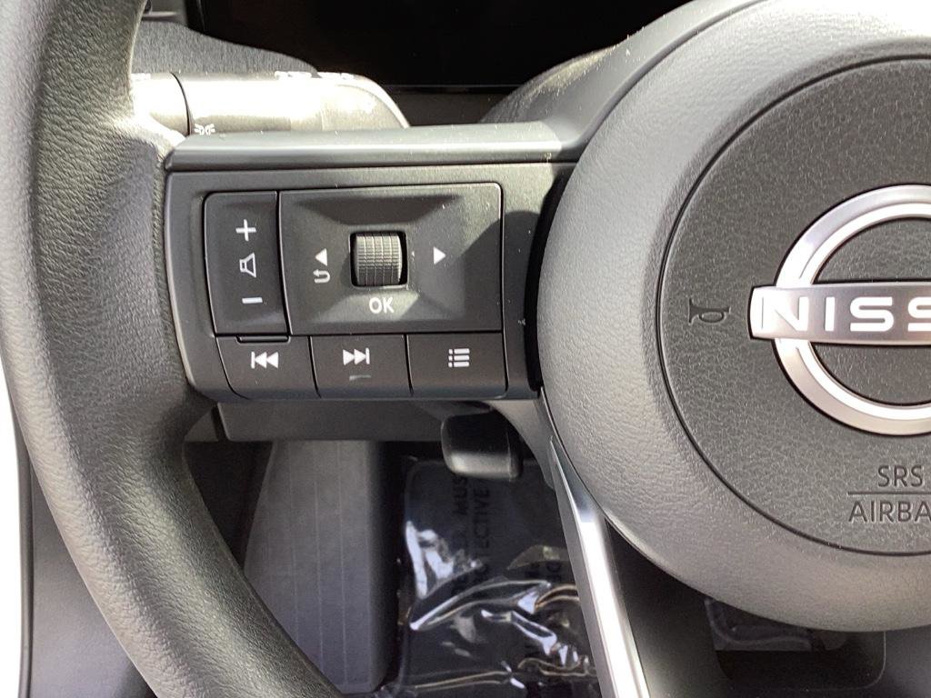 New 2025 Nissan Kicks SV image 15
