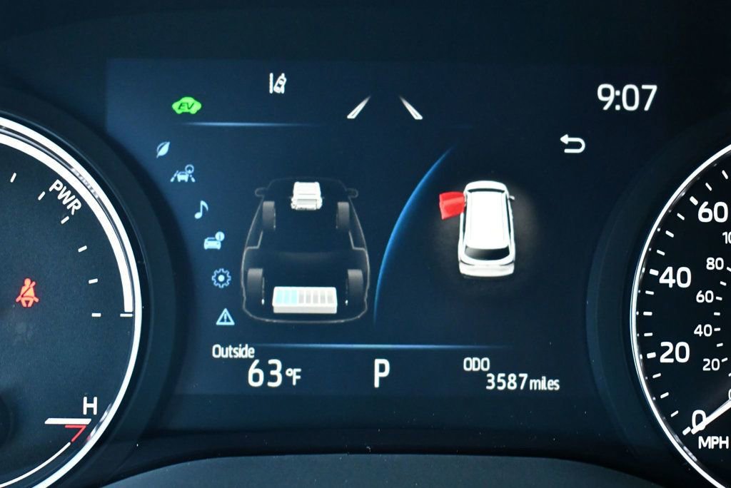 Used 2024 Toyota Sienna Platinum image 63