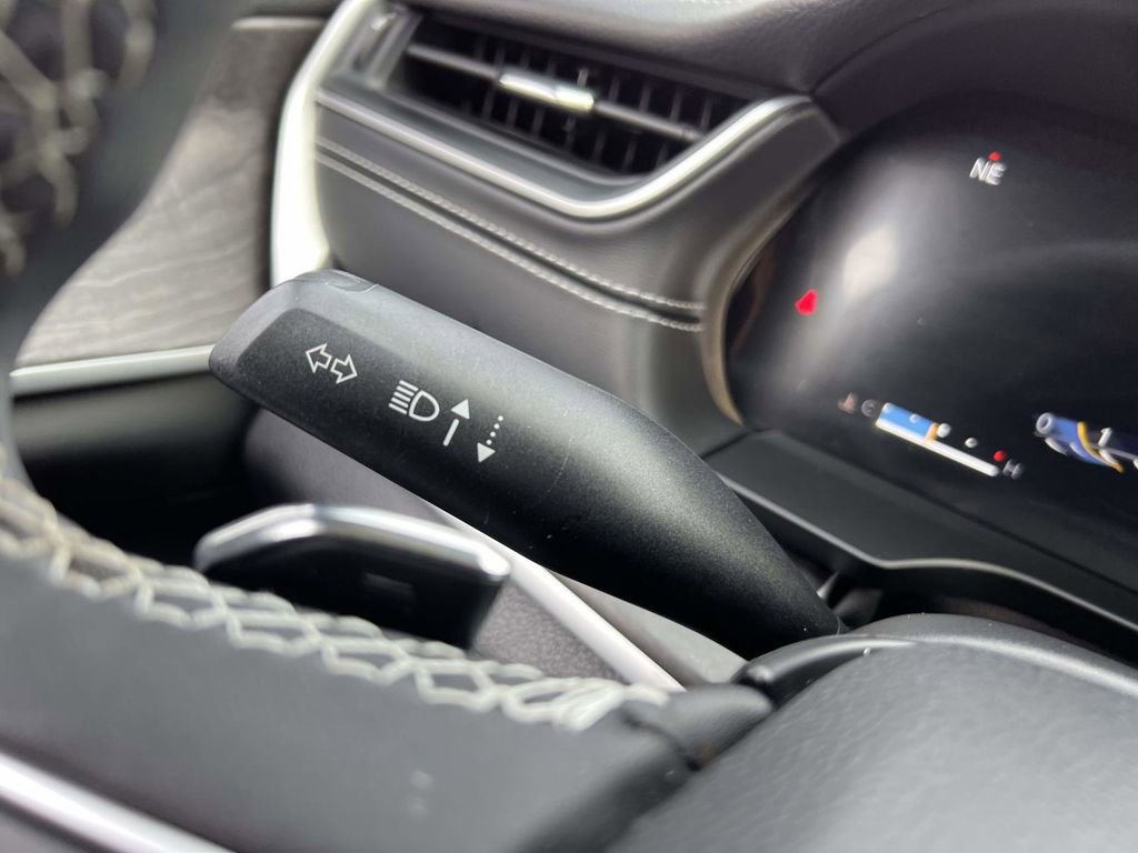 Certified 2024 Jeep Grand Cherokee Limited w/ Black Appearance Package image 30