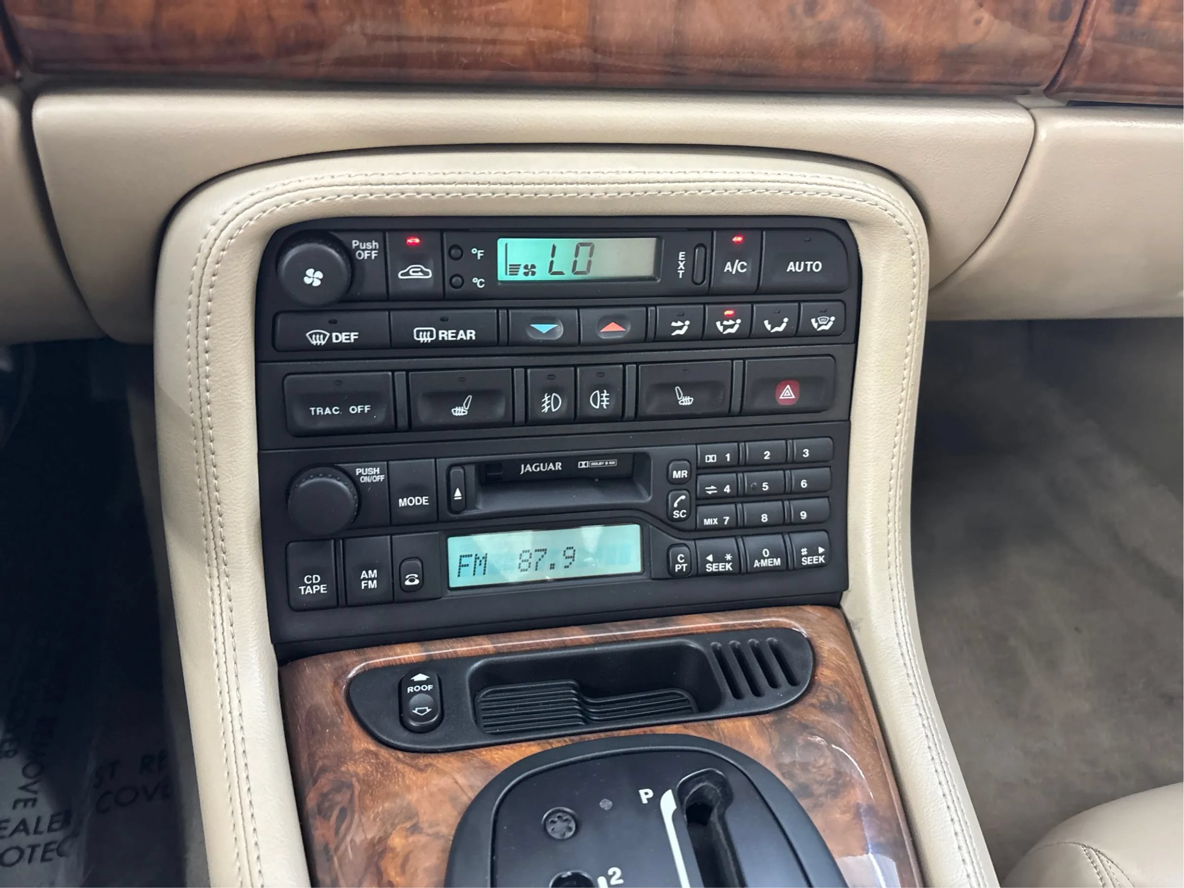 Used 1998 Jaguar XK8 Convertible RWD image 19