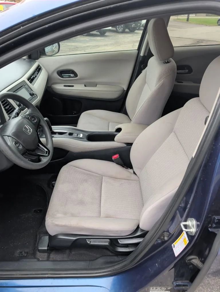 Used 2017 Honda HR-V LX image 10